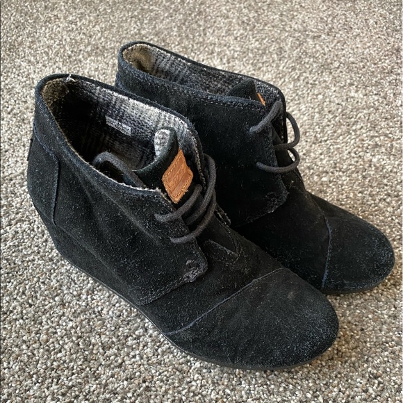 Toms black wedges, size 6.5. - Picture 1 of 4